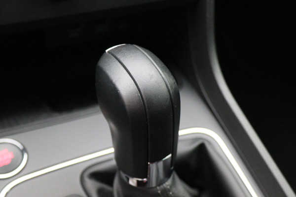 Seat León ST 1.0 EcoTSI Style Business Intense Automaat Virtual Cockpit, Apple Carplay, Keyless, Lane Assist, Trekhaak, PDC