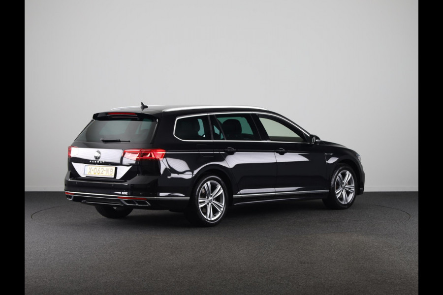 Volkswagen Passat Variant 1.5 TSI R-Line Business 150 PK DSG | Verlengde garantie | Navigatie | Parkeercamera |