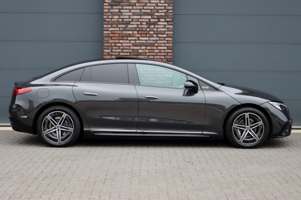 Mercedes-Benz EQE 300 AMG Line 89 kWh | Distronic | Panoramadak | Burmester | Dodehoekassistent | Memory | Warmtepomp | Camera | Rijassistentiepakket | Keyless Go |