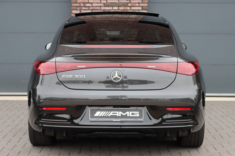 Mercedes-Benz EQE 300 AMG Line 89 kWh | Distronic | Panoramadak | Burmester | Dodehoekassistent | Memory | Warmtepomp | Camera | Rijassistentiepakket | Keyless Go |