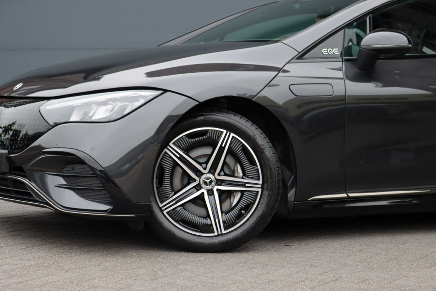 Mercedes-Benz EQE 300 AMG Line 89 kWh | Distronic | Panoramadak | Burmester | Dodehoekassistent | Memory | Warmtepomp | Camera | Rijassistentiepakket | Keyless Go |