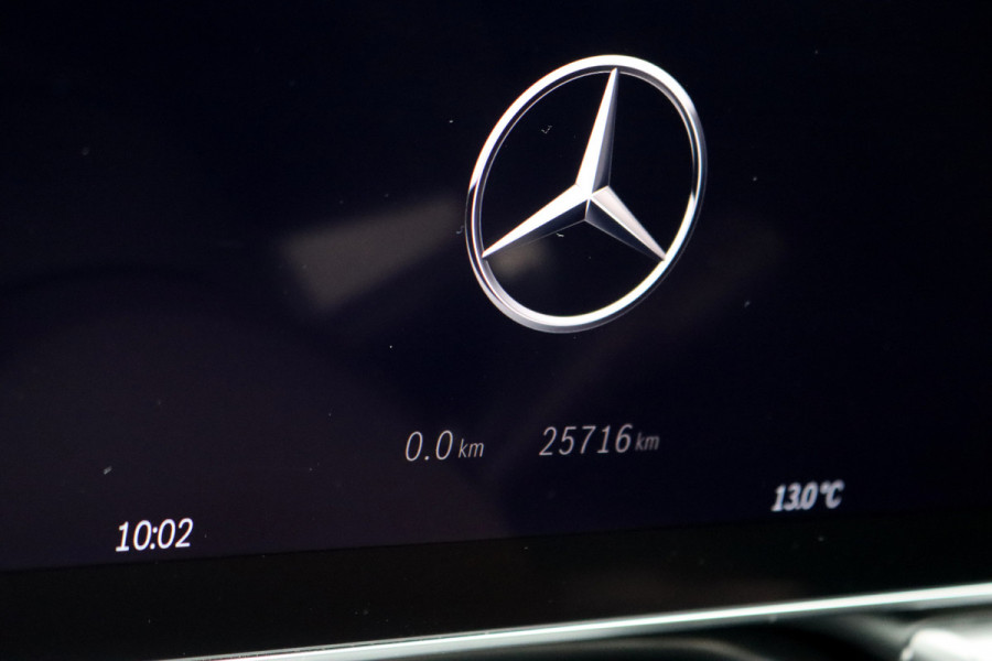 Mercedes-Benz EQE 300 AMG Line 89 kWh | Distronic | Panoramadak | Burmester | Dodehoekassistent | Memory | Warmtepomp | Camera | Rijassistentiepakket | Keyless Go |