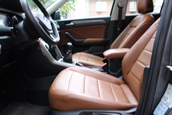 Volkswagen T-Roc 1.0 TSI Style Business Pano Virtual Carplay Volkswagen T-Roc 1.0 TSI Style Business Pano Virtual Carplay