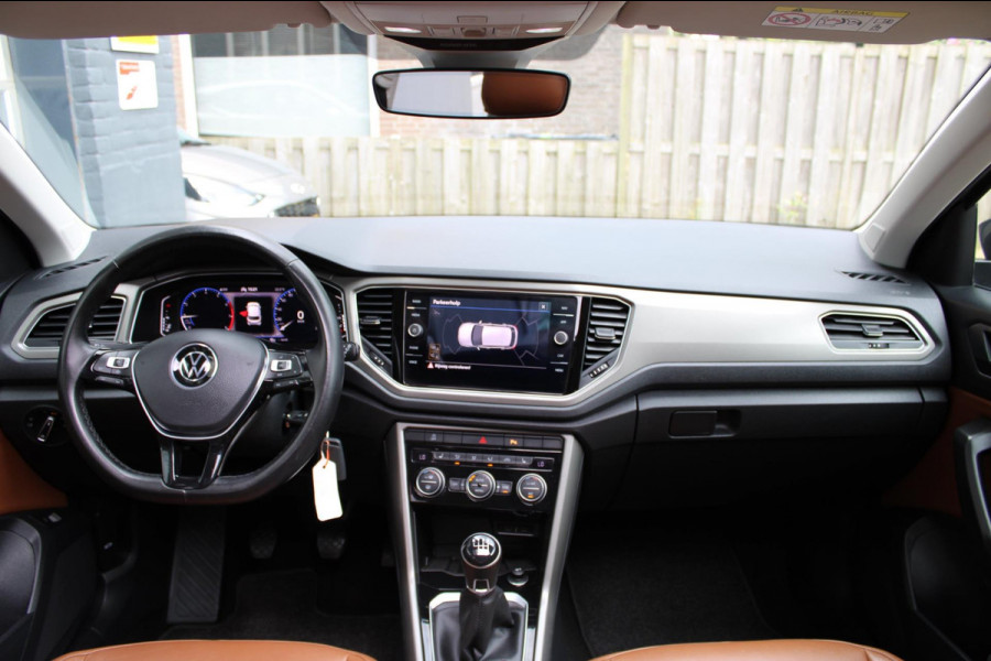 Volkswagen T-Roc 1.0 TSI Style Business Pano Virtual Carplay Volkswagen T-Roc 1.0 TSI Style Business Pano Virtual Carplay