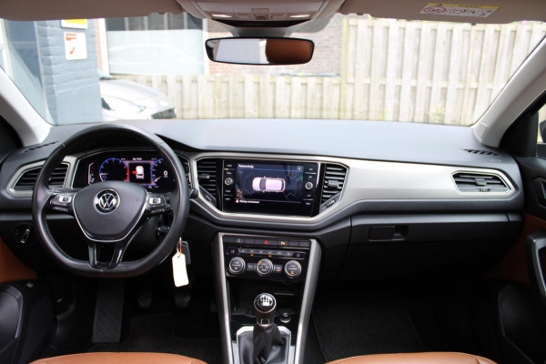 Volkswagen T-Roc 1.0 TSI Style Business Pano Virtual Carplay Volkswagen T-Roc 1.0 TSI Style Business Pano Virtual Carplay