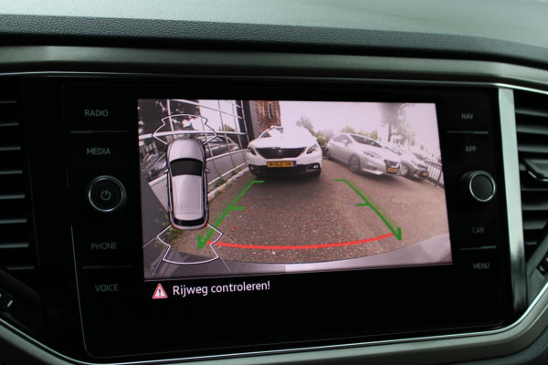 Volkswagen T-Roc 1.0 TSI Style Business Pano Virtual Carplay Volkswagen T-Roc 1.0 TSI Style Business Pano Virtual Carplay