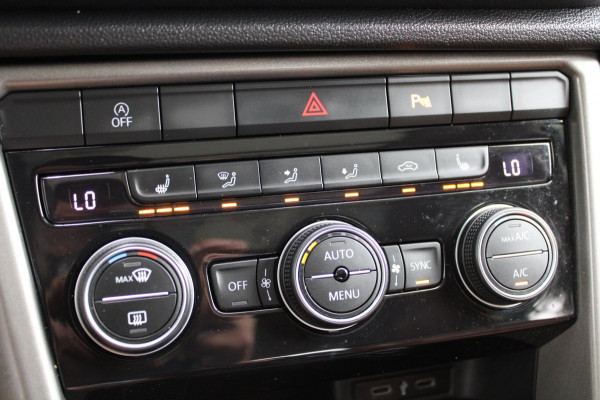 Volkswagen T-Roc 1.0 TSI Style Business Pano Virtual Carplay Volkswagen T-Roc 1.0 TSI Style Business Pano Virtual Carplay