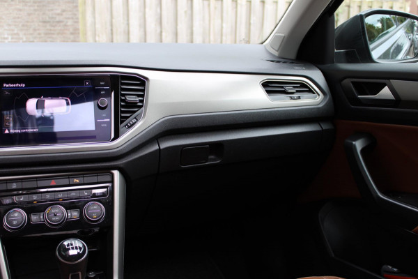 Volkswagen T-Roc 1.0 TSI Style Business Pano Virtual Carplay Volkswagen T-Roc 1.0 TSI Style Business Pano Virtual Carplay