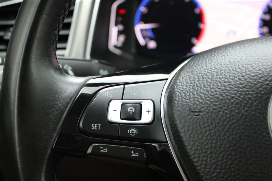 Volkswagen T-Roc 1.0 TSI Style Business Pano Virtual Carplay Volkswagen T-Roc 1.0 TSI Style Business Pano Virtual Carplay