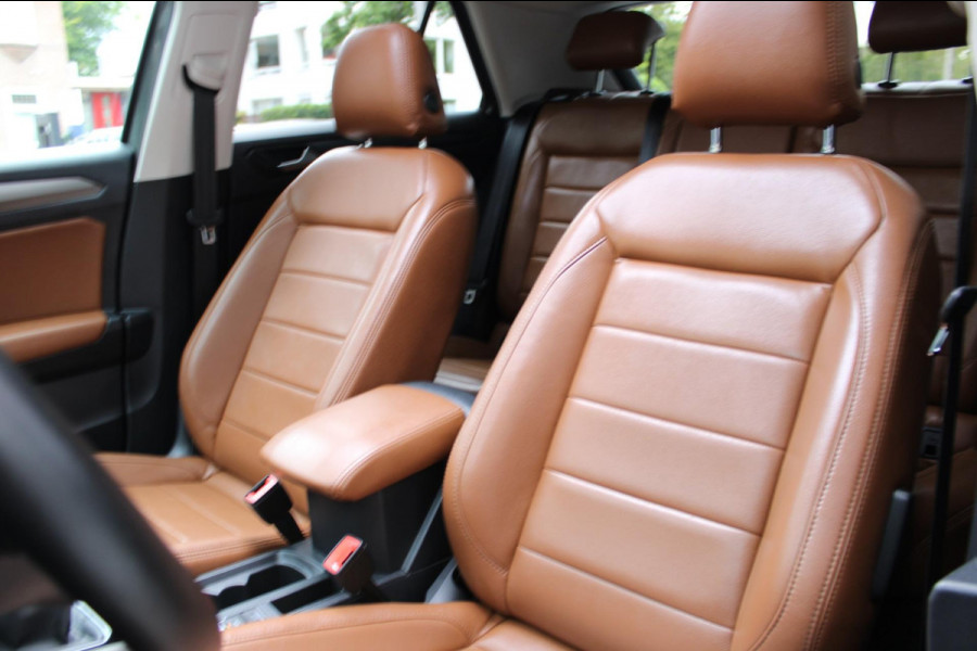 Volkswagen T-Roc 1.0 TSI Style Business Pano Virtual Carplay Volkswagen T-Roc 1.0 TSI Style Business Pano Virtual Carplay