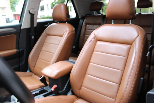 Volkswagen T-Roc 1.0 TSI Style Business Pano Virtual Carplay Volkswagen T-Roc 1.0 TSI Style Business Pano Virtual Carplay