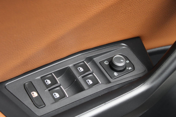 Volkswagen T-Roc 1.0 TSI Style Business Pano Virtual Carplay Volkswagen T-Roc 1.0 TSI Style Business Pano Virtual Carplay