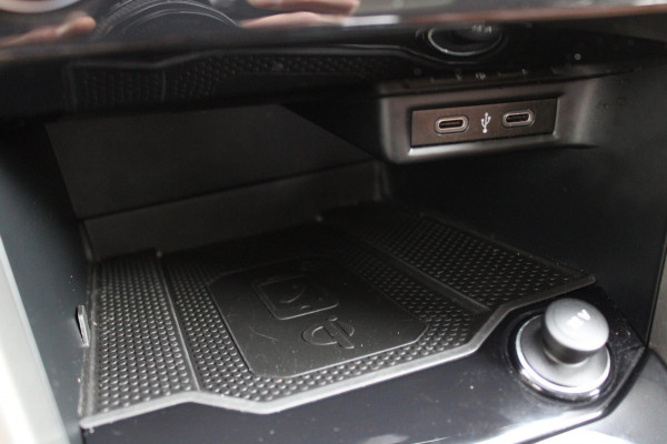 Volkswagen T-Roc 1.0 TSI Style Business Pano Virtual Carplay Volkswagen T-Roc 1.0 TSI Style Business Pano Virtual Carplay