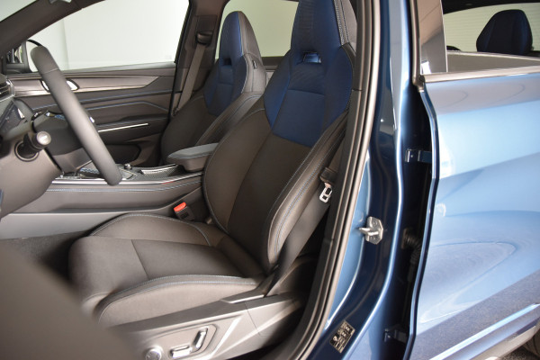 Lynk & Co 01 1.5 PHEV 261PK MY23 | Donkere hemel | 360 Camera | 7.4 kWh boordlader | S/K-panodak | Adapt. Cruise | Memory | Elek. klep | LM 20" | 1388