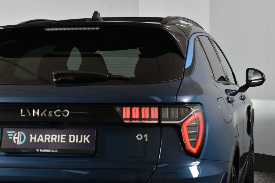Lynk & Co 01 1.5 PHEV 261PK MY23 | Donkere hemel | 360 Camera | 7.4 kWh boordlader | S/K-panodak | Adapt. Cruise | Memory | Elek. klep | LM 20" | 1388