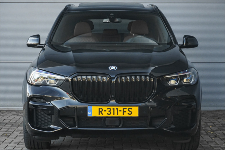 BMW X5 xDrive45e High Ex M-Pakket Pano 360° Camera Luchtvering 22"