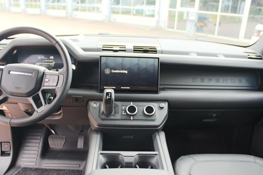 Land Rover Defender 110 2.0 P300e 110 X-Dynamic HSE