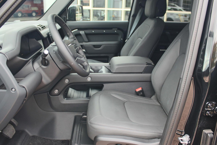 Land Rover Defender 110 2.0 P300e 110 X-Dynamic HSE