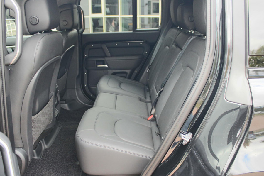 Land Rover Defender 110 2.0 P300e 110 X-Dynamic HSE