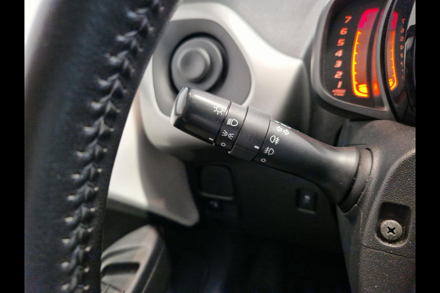Peugeot 108 1.0 VTi Active Automaat | Airco | Bluetooth | Parkeersensoren achter