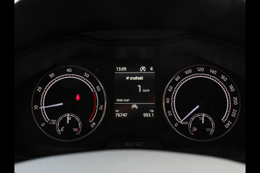 Škoda Kamiq 1.5 TSI 150pk Style DSG | Navigatie | Apple Carplay / Android Auto | Climate Control | Parkeer sensoren | DAB