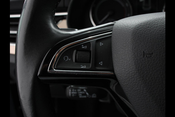 Škoda Kamiq 1.5 TSI 150pk Style DSG | Navigatie | Apple Carplay / Android Auto | Climate Control | Parkeer sensoren | DAB