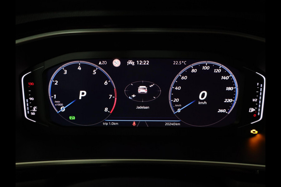 Volkswagen T-Roc 1.5 TSI R-Line 150 pk Automaat (DSG) | Verlengde garantie | Navigatie | Trekhaak (afneembaar) | Parkeersensoren (Park assist) | Achteruitrijcamera | R-Line |