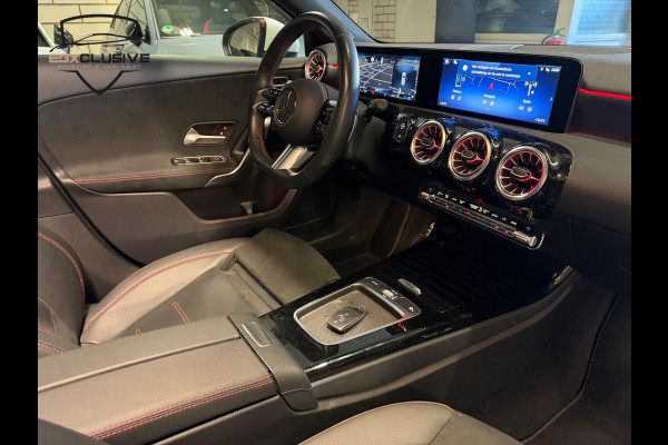 Mercedes-Benz A-Klasse 200 AMG Line Pano/Ambiente/Facelift/Camera Mercedes-Benz A-Klasse 200 AMG Line Pano/Ambiente/Facelift/Camera