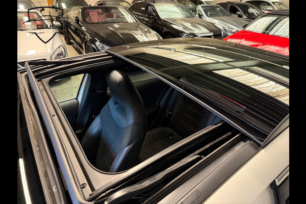 Mercedes-Benz A-Klasse 200 AMG Line Pano/Ambiente/Facelift/Camera Mercedes-Benz A-Klasse 200 AMG Line Pano/Ambiente/Facelift/Camera