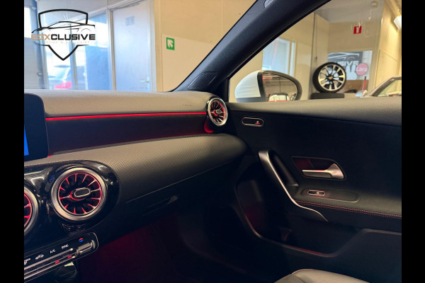 Mercedes-Benz A-Klasse 200 AMG Line Pano/Ambiente/Facelift/Camera Mercedes-Benz A-Klasse 200 AMG Line Pano/Ambiente/Facelift/Camera