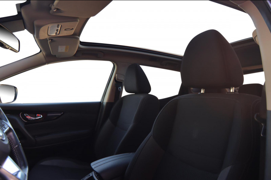 Nissan QASHQAI 160PK Aut. Pano Stoelverw. Navi Camera Climate Pdc Winterpack Isofix Comfortstoelen