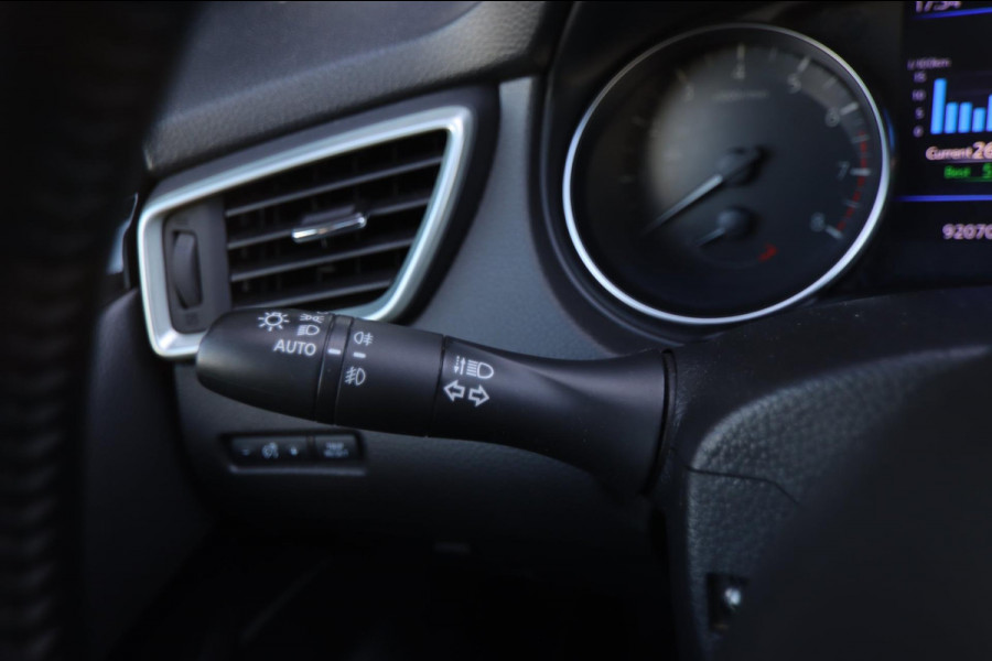 Nissan QASHQAI 160PK Aut. Pano Stoelverw. Navi Camera Climate Pdc Winterpack Isofix Comfortstoelen