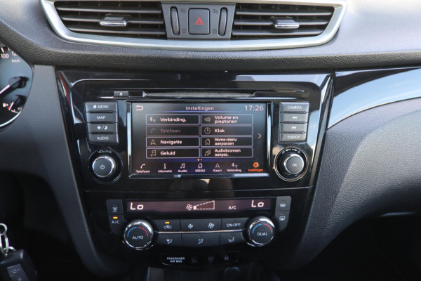 Nissan QASHQAI 160PK Aut. Pano Stoelverw. Navi Camera Climate Pdc Winterpack Isofix Comfortstoelen