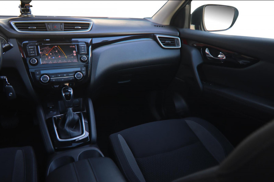 Nissan QASHQAI 160PK Aut. Pano Stoelverw. Navi Camera Climate Pdc Winterpack Isofix Comfortstoelen