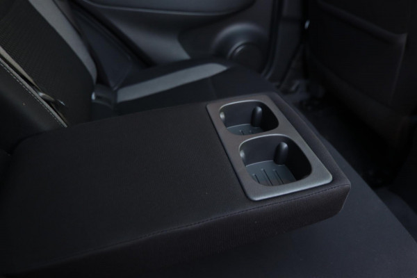 Nissan QASHQAI 160PK Aut. Pano Stoelverw. Navi Camera Climate Pdc Winterpack Isofix Comfortstoelen