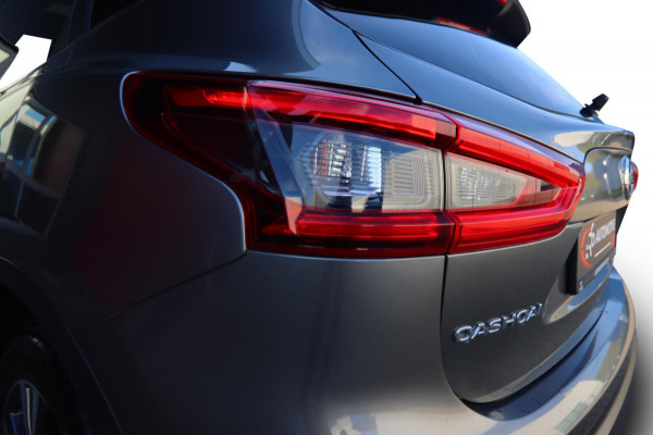 Nissan QASHQAI 160PK Aut. Pano Stoelverw. Navi Camera Climate Pdc Winterpack Isofix Comfortstoelen