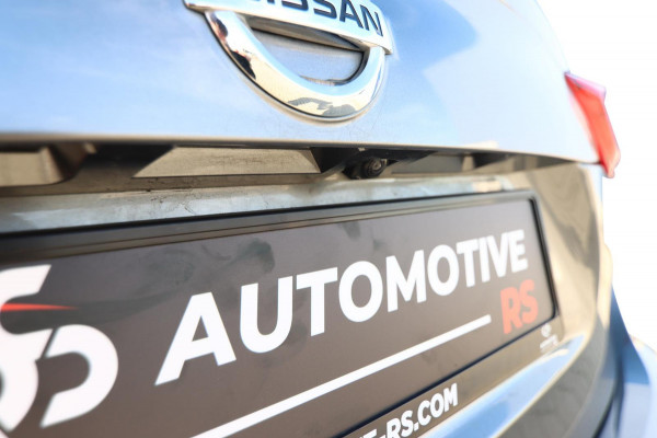 Nissan QASHQAI 160PK Aut. Pano Stoelverw. Navi Camera Climate Pdc Winterpack Isofix Comfortstoelen