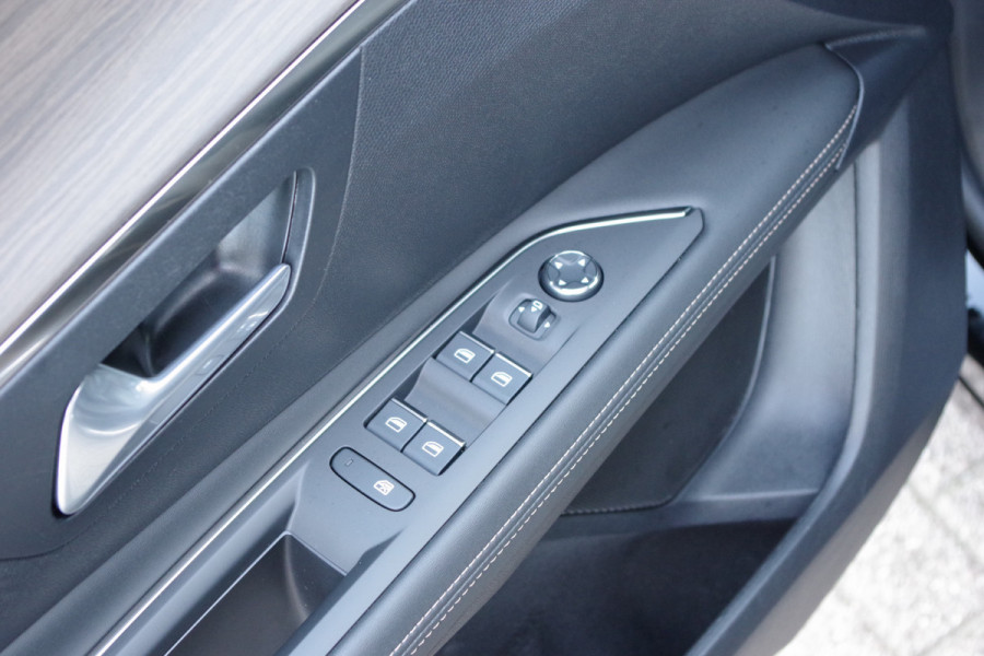 Peugeot 3008 1.6 HYbrid4 300 PK GT Avantage PHEV, Panoramadak, Leder, 360 Camera, Memory, Focal Sound
