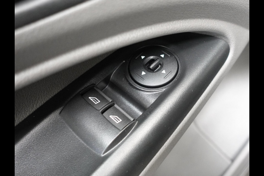 Ford Transit Connect 100pk L2 Trend Automaat Airco Cruise Control Navi PDC achter Camera 3-zits