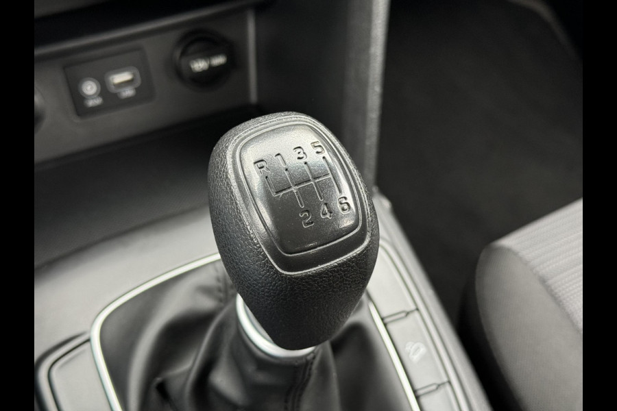 Hyundai Kona 1.0T Drive 1e Eigenaar,Airco,Cruise,Bluetooth,Elek Ramen,N.A.P,120pk,Nieuwe Apk bij Aflevering Hyundai Kona 1.0T Drive 1e Eigenaar,Airco,Cruise,Bluetooth,Elek Ramen,N.A.P,120pk,Nieuwe Apk bij Aflevering