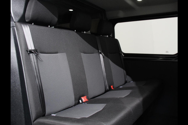 Renault Trafic 2.0 Blue dCi 150 EDC T30 L2H1 Advance Dubbele cabine Navigatie Airco Lichtmetalen velgen Betimmering Trekhaak Camera Parkeer sensoren Dab
