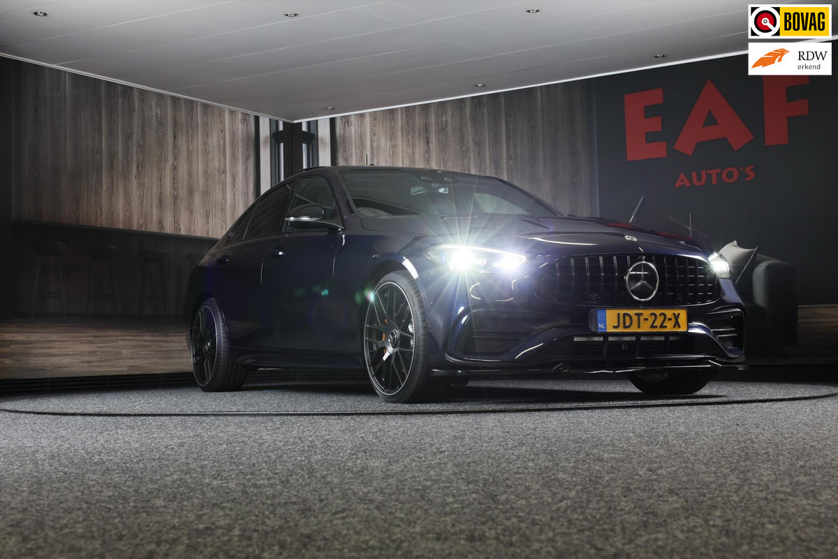 Mercedes-Benz C-Klasse 300 e AMG 63 Look / Massage / Head Up / 360 Camera / Acc / Elek Stoelen / Leder / Open Pano / 20 Inc Mercedes-Benz C-Klasse 300 e AMG 63 Look / Massage / Head Up / 360 Camera / Acc / Elek Stoelen / Leder / Open Pano / 20 Inc