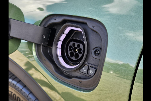 Ford Kuga 2.5 PHEV Titanium 243pk | Driver Assistance Pack | Winterpack | Wegklapbare Trekhaak | 2.100kg Trekgewicht |