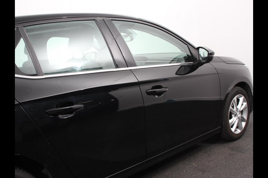 Opel Corsa 1.2 Turbo 102pk Elegance | Navigatie | Apple Carplay/Android Auto | Climate Control | Camera | Parkeer sensoren V+A | Lichtmetalen Velgen | Cruise Control Opel Corsa 1.2 Turbo 102pk Elegance | Navigatie | Apple Carplay/Android Auto | Climate Control | Camera | Parkeer sensoren V+A | Lichtmetalen Velgen | Cruise Control