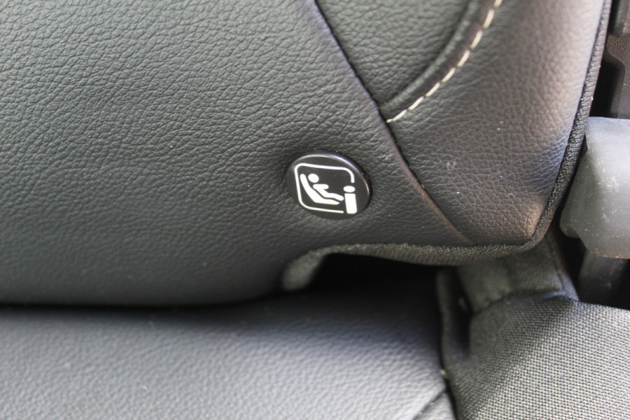 Renault Scénic 1.2 TCe Intens , Trekgewicht 1850kg Zeer nette hoog zitter , Climate  control , Navigatie , Cruis control Trekhaak , Parkeer sensoren V+A , AGR stoel bestuurder
