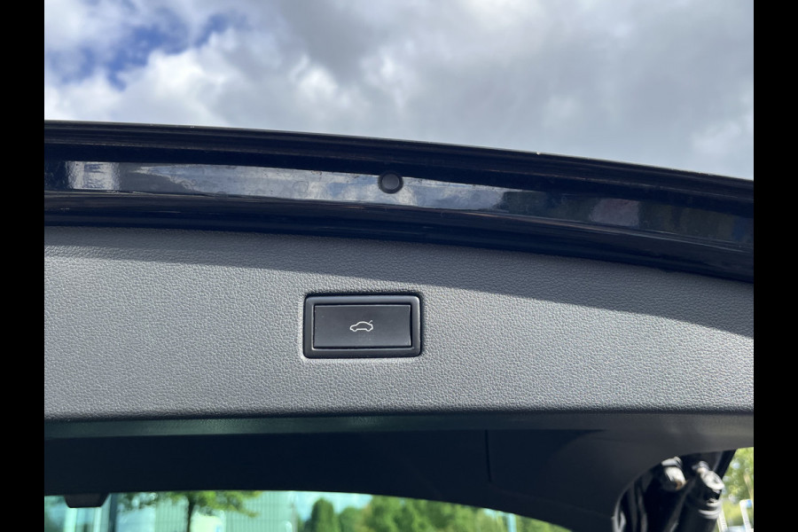 Volkswagen Tiguan 1.5 TSI ACT Highline Business R 150pk/110kW DSG Automaat 7-traps | NL Auto Eerste eigenaar! | Elektr. trekhaak | Camera | Carplay/Android Auto | Navigatie | 19 inch | etc. etc.