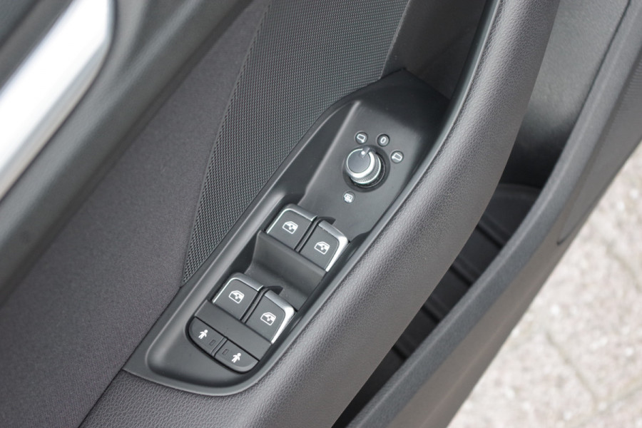 Audi A3 Sportback 1.0 TFSI Sport Lease Edition, LED, Sportstoelen, Camera, Cruise Control