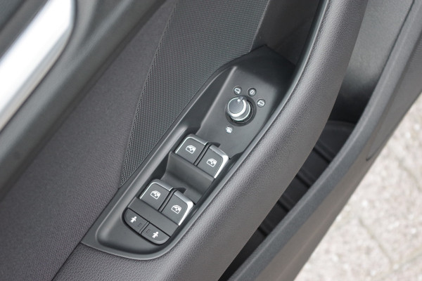 Audi A3 Sportback 1.0 TFSI Sport Lease Edition, LED, Sportstoelen, Camera, Cruise Control