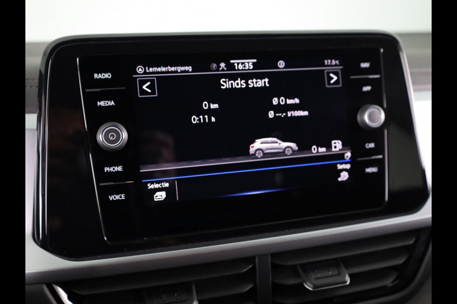 Volkswagen T-Roc 1.5 TSI Life Edition 150 PK DSG | Navigatie | Parkeercamera | Keyless entry |