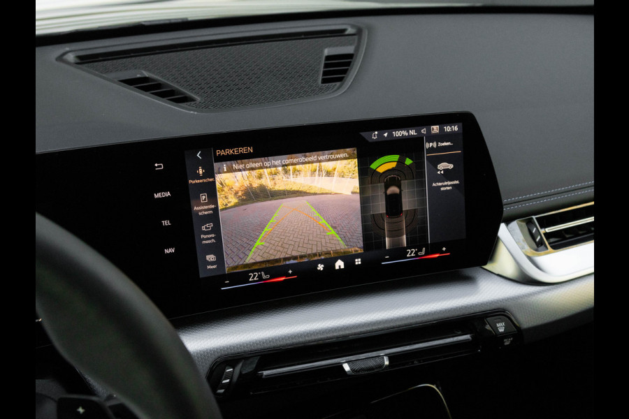 BMW X1 sDrive18i M-Sport Pro - Pano - Trekhaak - Driving Ass Plus - Harman Kardon